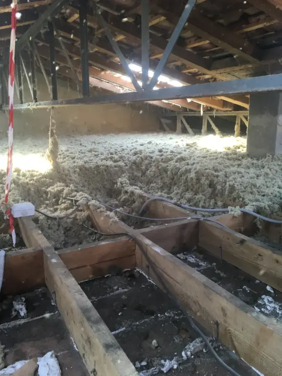 Isolation laine de verre souflée pendant